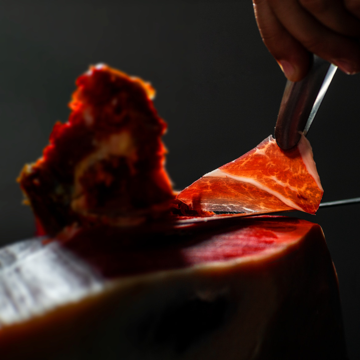 Cómo elegir el jamón ibérico perfecto en Ibéricos Petru